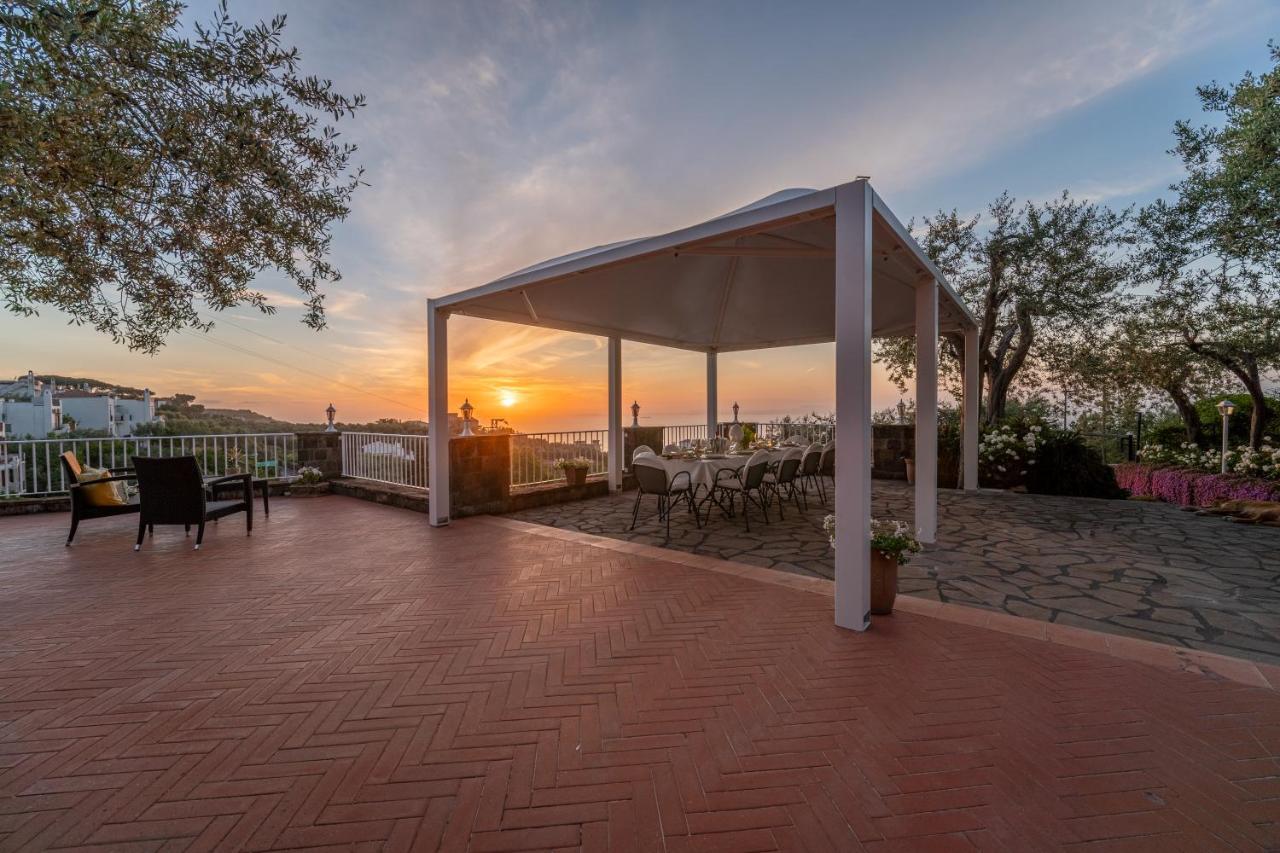 Villa Carolina Sorrento Private Heated Pool And Sea View 外观 照片