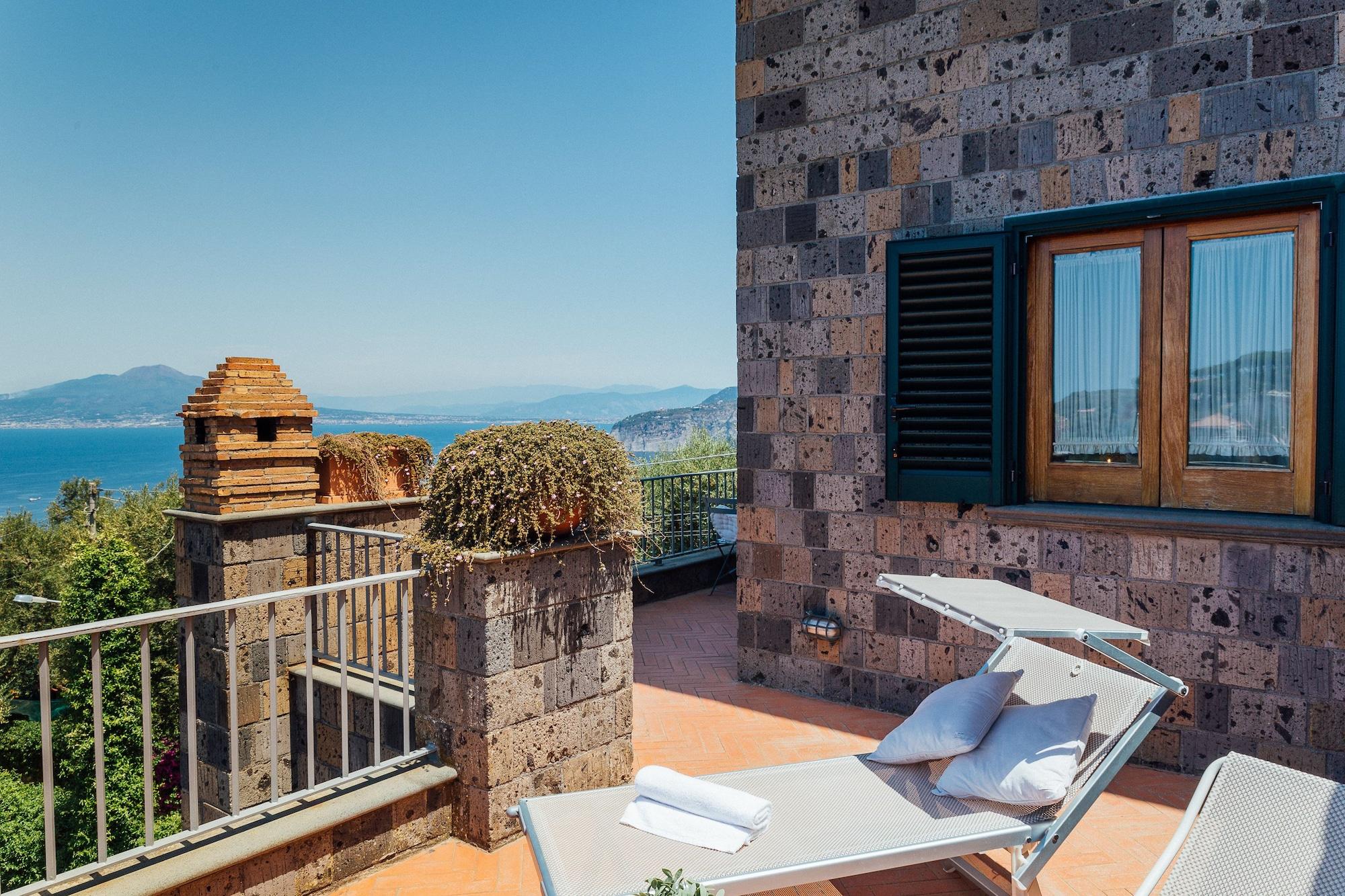 Villa Carolina Sorrento Private Heated Pool And Sea View 外观 照片