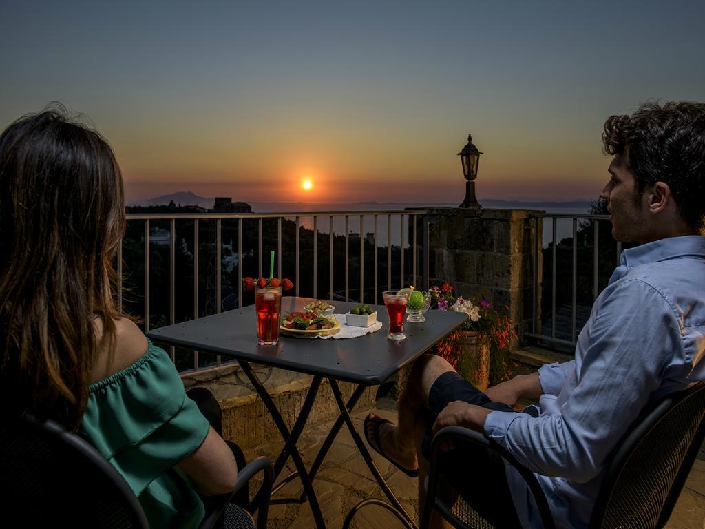 Villa Carolina Sorrento Private Heated Pool And Sea View 外观 照片